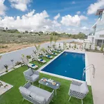 度假居 3-schlafzimmer-villa Mit Privatem Pool Im Zentrum By Interhome
