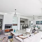 Semesterbostad 3-schlafzimmer-villa Mit Privatem Pool Im Zentrum By Interhome *