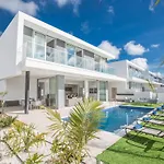 3-schlafzimmer-villa Mit Privatem Pool Im Zentrum By Interhome * Protaras