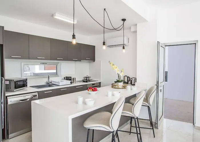 3-schlafzimmer-villa Mit Privatem Pool Im Zentrum By Interhome Casa de Férias Protaras