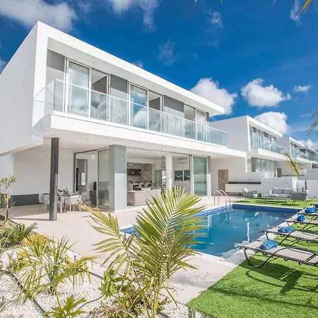 3-schlafzimmer-villa Mit Privatem Pool Im Zentrum By Interhome * Protaras