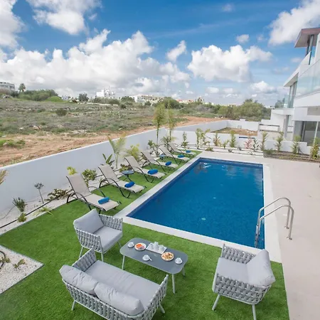 Casa de Férias 3-schlafzimmer-villa Mit Privatem Pool Im Zentrum By Interhome