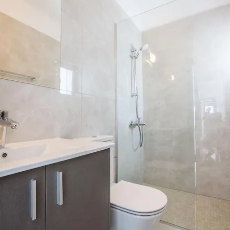3-schlafzimmer-villa Mit Privatem Pool Im Zentrum By Interhome Protaras