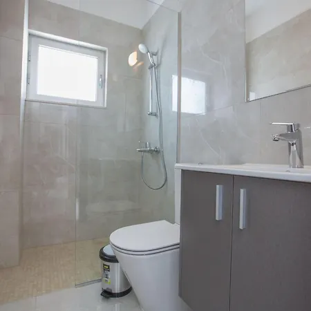3-schlafzimmer-villa Mit Privatem Pool Im Zentrum By Interhome * Protaras