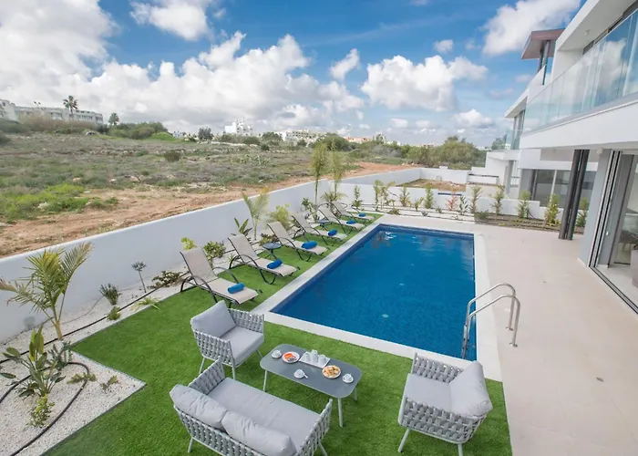 別荘 3-schlafzimmer-villa Mit Privatem Pool Im Zentrum By Interhome