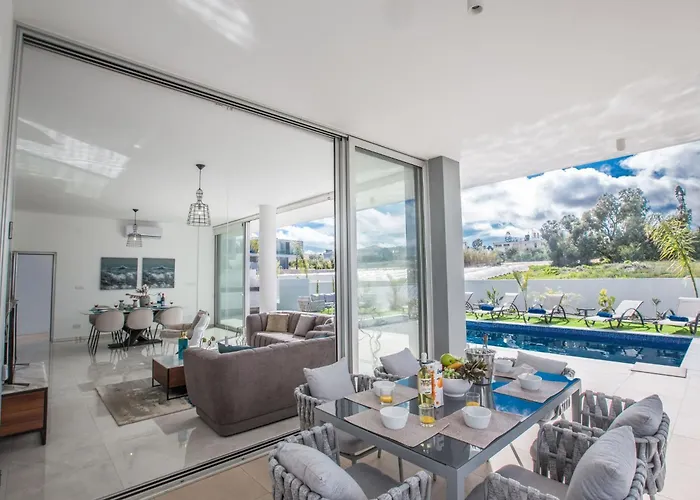 別荘 3-schlafzimmer-villa Mit Privatem Pool Im Zentrum By Interhome