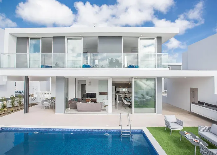 Tatil Evi 3-schlafzimmer-villa Mit Privatem Pool Im Zentrum By Interhome