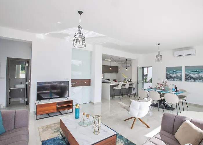 3-schlafzimmer-villa Mit Privatem Pool Im Zentrum By Interhome Protaras