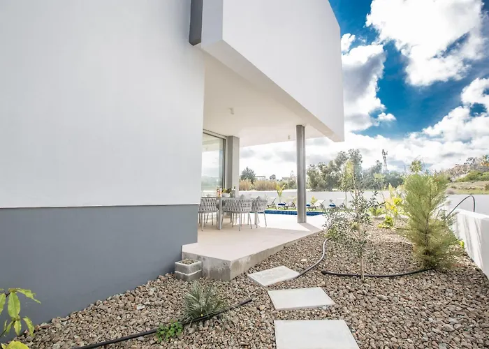 Tatil Evi 3-schlafzimmer-villa Mit Privatem Pool Im Zentrum By Interhome *